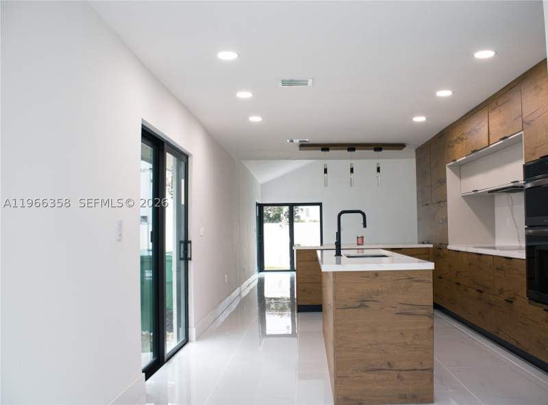 4 bedroom SingleFamilyResidence at 10433 SW 118th Ct, The Missions, Miami — photo 5