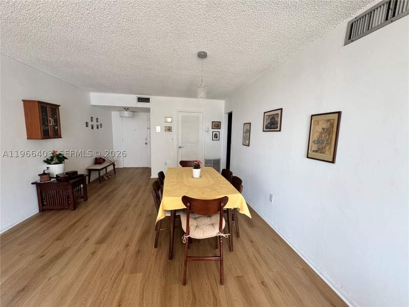 3 bedroom Condominium at 1470 NE 125th Ter 407, Three Horizons North Cond, North Miami — photo 4