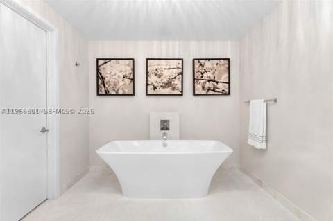 17301 Biscayne Blvd 2110, North Miami Beach FL - photo 17 of 35