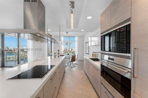 17301 Biscayne Blvd 2110, North Miami Beach FL - photo 6 of 35