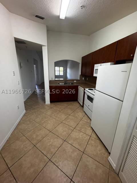 22621 SW 88th Pl 302-8, Cutler Bay FL - photo 8 of 18