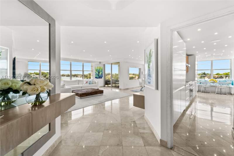 3 bedroom Condominium at 5640 Collins Ave 4D, Ashley Apartments Condomi, Miami Beach — photo 2