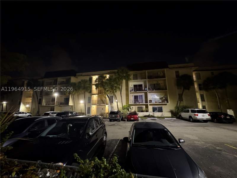 2 bedroom Condominium at 11905 NE 2nd Ave C306, Capri Gardens Condo, North Miami — photo 2