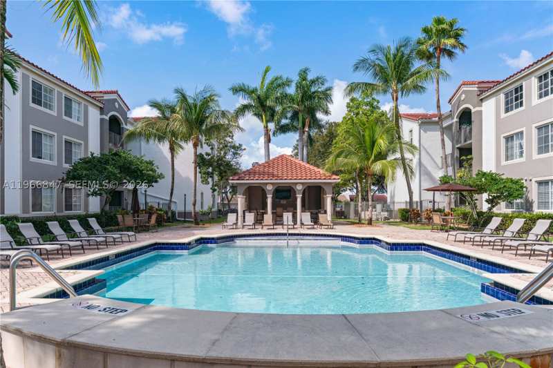 2 bedroom Condominium at 6851 SW 44th St 307, Gables Court, Miami — photo 1