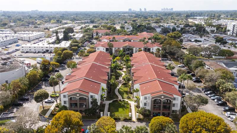 2 bedroom Condominium at 6851 SW 44th St 307, Gables Court, Miami — photo 3