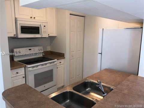 17125 N Bay Rd 3601, Sunny Isles Beach FL - photo 17 of 26