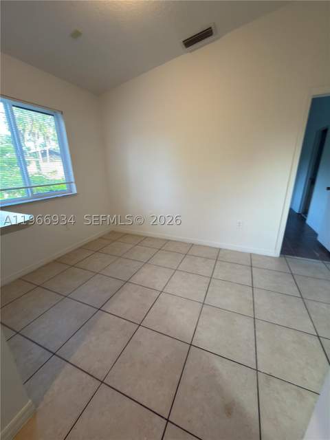 930 NE 34th Ave 201, Homestead FL - photo 17 of 26