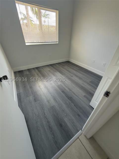 930 NE 34th Ave 201, Homestead FL - photo 24 of 26