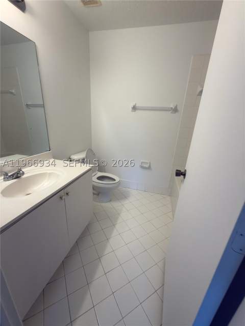 930 NE 34th Ave 201, Homestead FL - photo 8 of 26