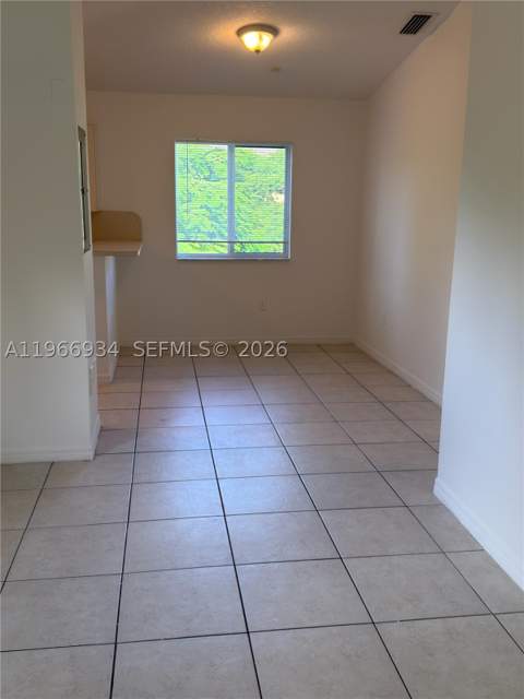 930 NE 34th Ave 201, Homestead FL - photo 9 of 26