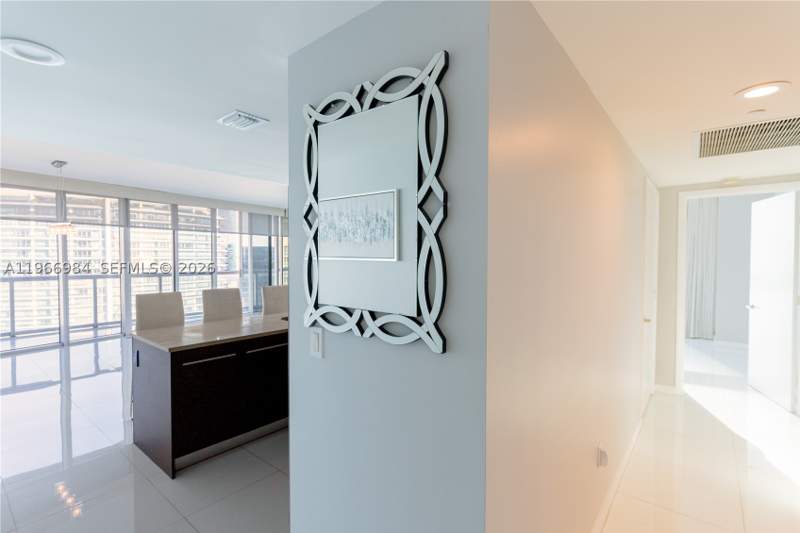 2 bedroom Condominium at 465 Brickell Ave 4802, Iconbrickell Condo No 1, Miami — photo 5