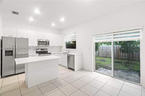 12121 NW 23rd Ct, Miami FL - photo 11 of 41