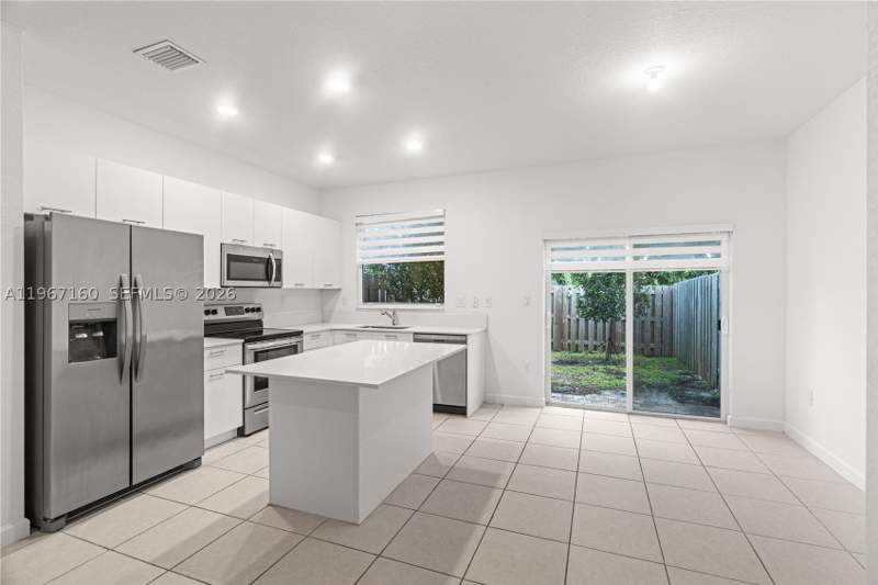 3 bedroom Townhouse at 12121 NW 23rd Ct, Westview Gardens Apartmen, Miami — photo 2