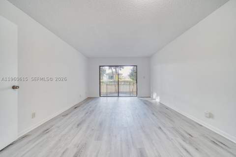 8290 Lake Dr 236, Doral FL - photo 10 of 26