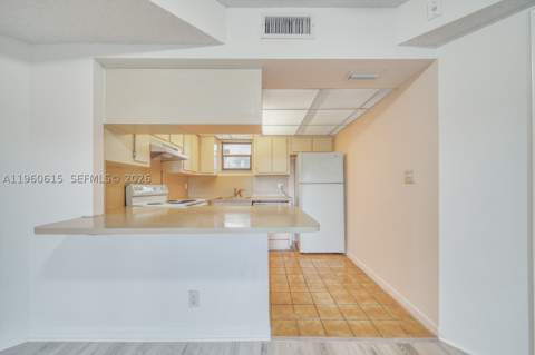 8290 Lake Dr 236, Doral FL - photo 18 of 26