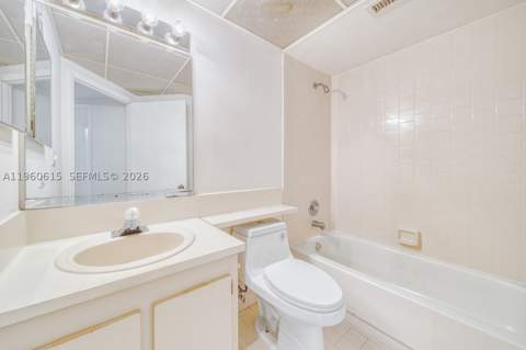 8290 Lake Dr 236, Doral FL - photo 23 of 26