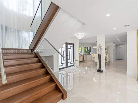 6180 Pine Tree Dr, Miami Beach FL - photo 11 of 65