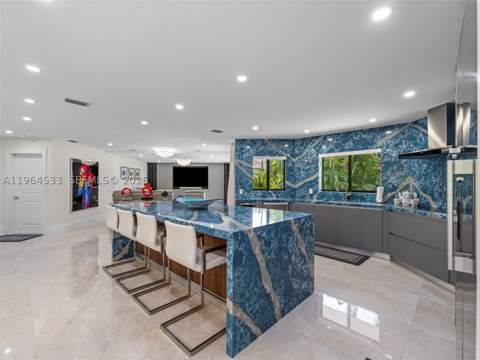6180 Pine Tree Dr, Miami Beach FL - photo 18 of 65
