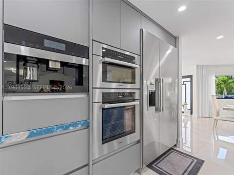 6180 Pine Tree Dr, Miami Beach FL - photo 21 of 65
