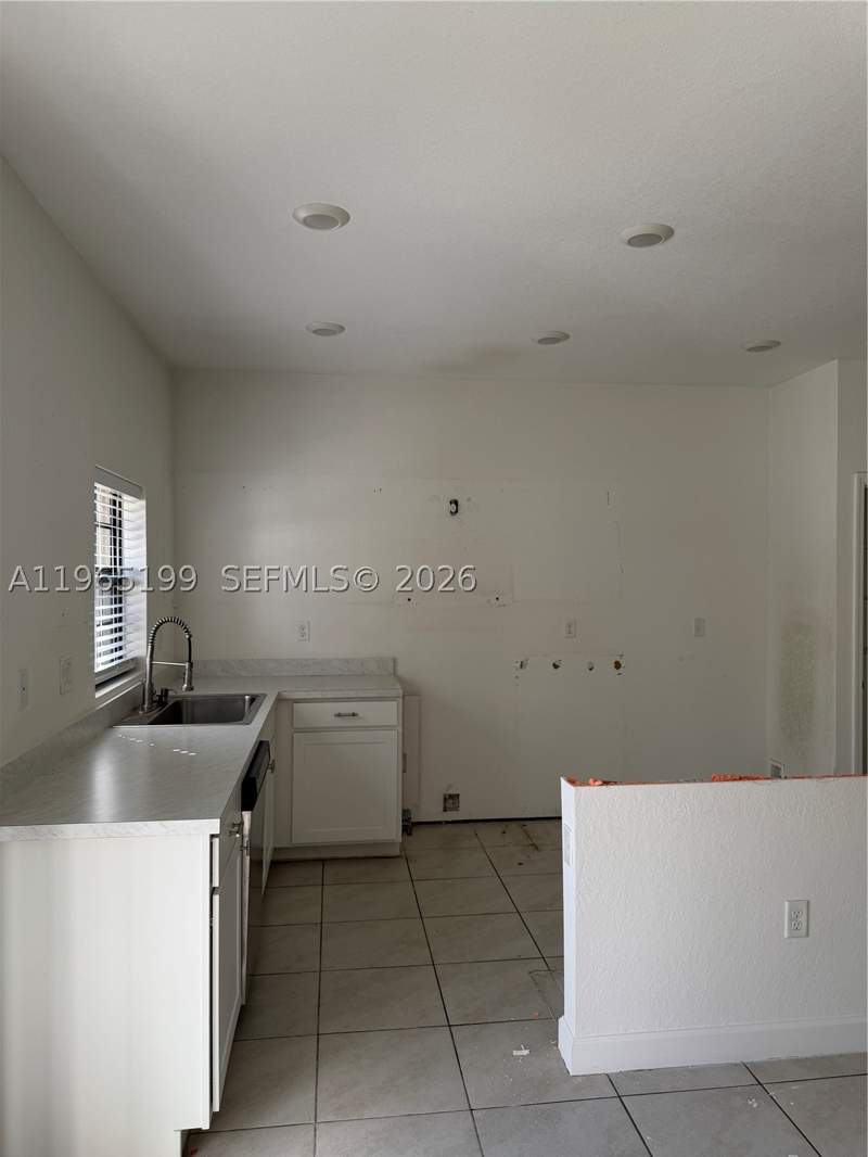 3 bedroom Townhouse at 1137 SW 6th Ct, Regal Palm Subdivision, Florida City — photo 2