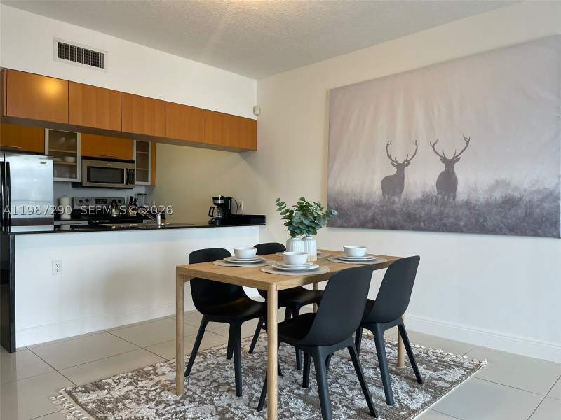 1 bedroom Condominium at 1750 N Bayshore Dr 2710, Opera Tower Condo, Miami — photo 5