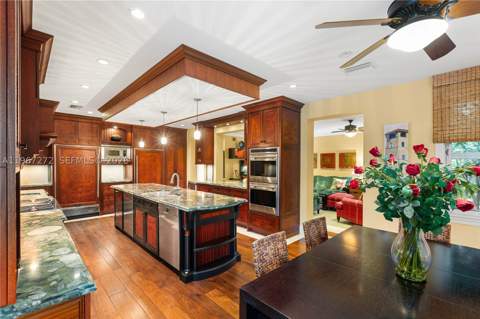 4867 SW 82nd St, Miami FL - photo 12 of 64