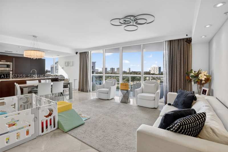 3 bedroom Condominium at 19400 Turnberry Way 1012, The Parc At Turnberry Isl, Aventura — photo 1