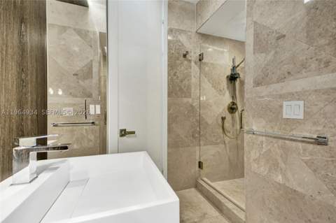 1662 Diplomat Dr, Miami FL - photo 22 of 56