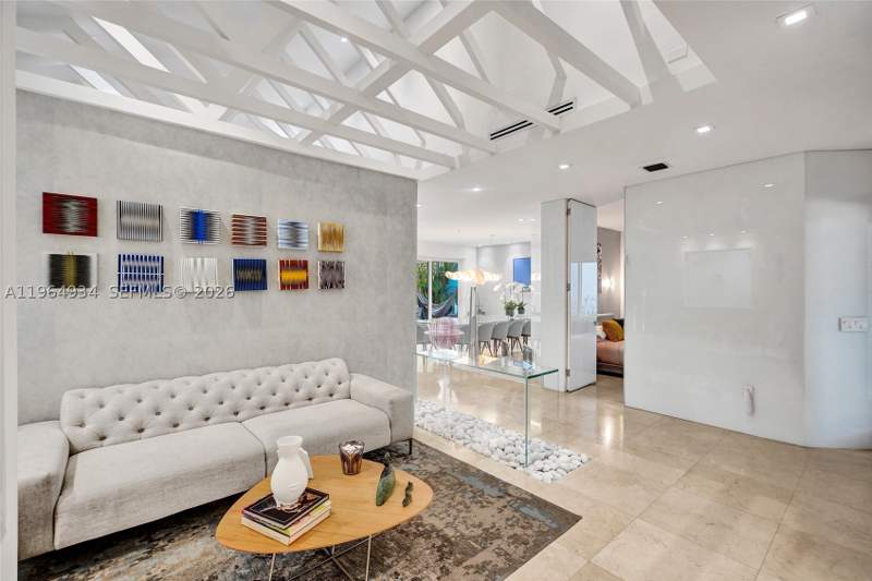 4 bedroom SingleFamilyResidence at 1662 Diplomat Dr, Presidential Estates Sub, Miami — photo 4