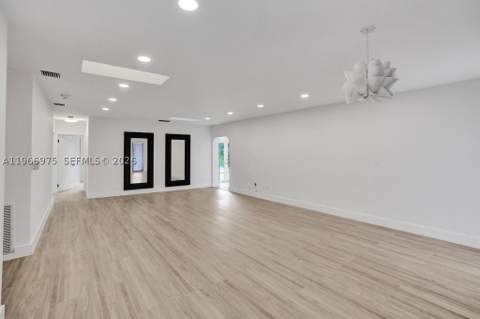 19710 NE 23rd Ave, Miami FL - photo 10 of 38