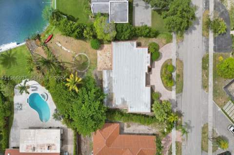 19710 NE 23rd Ave, Miami FL - photo 7 of 38