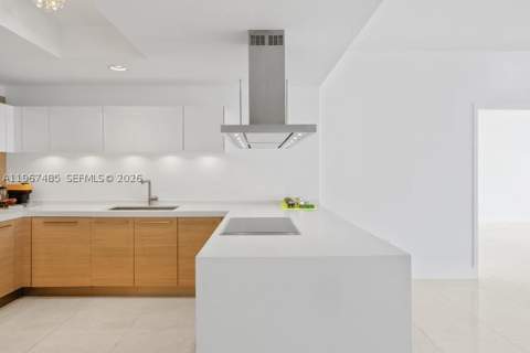 17301 Biscayne Blvd 305, North Miami Beach FL - photo 11 of 48