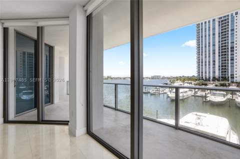 17301 Biscayne Blvd 305, North Miami Beach FL - photo 13 of 48