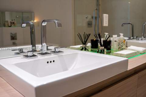 17301 Biscayne Blvd 305, North Miami Beach FL - photo 23 of 48