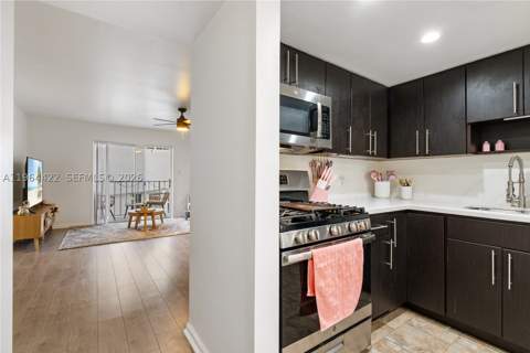 1615 Meridian Ave 202, Miami Beach FL - photo 10 of 17