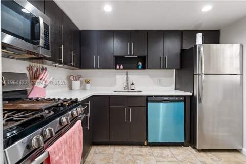1615 Meridian Ave 202, Miami Beach FL - photo 12 of 17