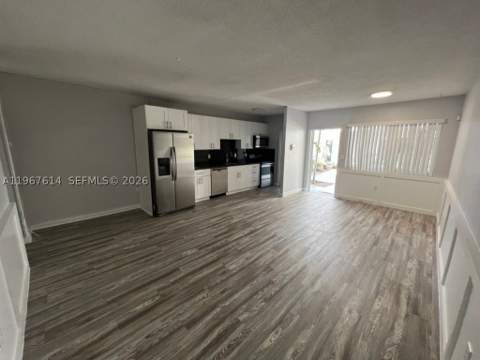 2430 NE 135th St 105, North Miami FL - photo 11 of 25