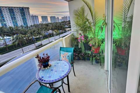 19201 Collins Avenue 337, Sunny Isles Beach FL - photo 11 of 28