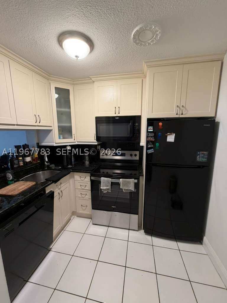 1 bedroom Condominium at 488 NW 165th St Rd B-614, Montecarlo Condo, Miami — photo 1