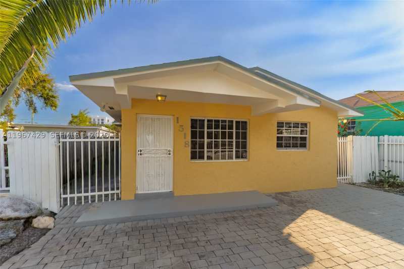 3 bedroom SingleFamilyResidence at 1518 NW 65th St, E Liberty City Sec A, Miami — photo 1