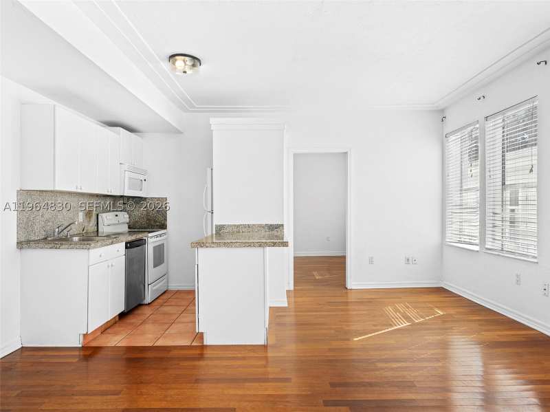 2 bedroom Condominium at 1027 Pennsylvania Ave 206, Penn Plaza Condo, Miami Beach — photo 1