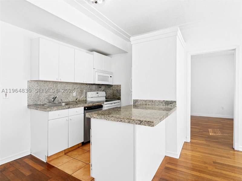 2 bedroom Condominium at 1027 Pennsylvania Ave 206, Penn Plaza Condo, Miami Beach — photo 2