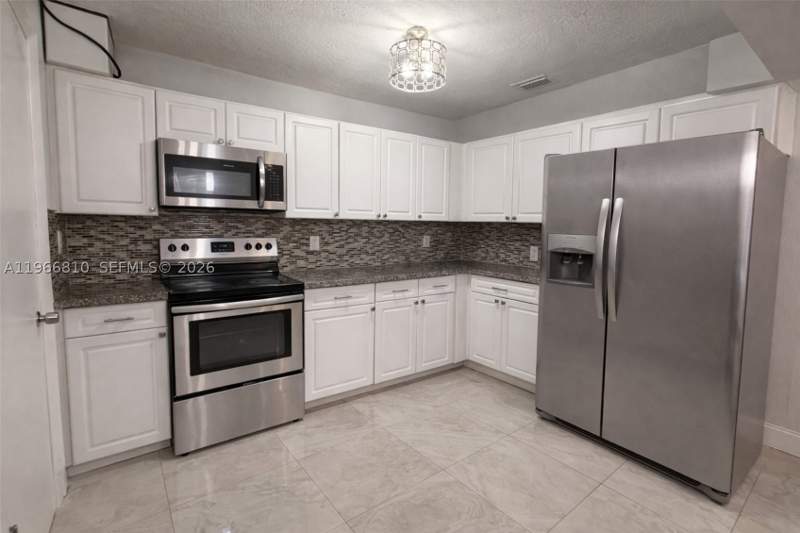 3 bedroom SingleFamilyResidence at 4500 NW 3rd Ave, Columbia Park Corr Pl, Miami — photo 3