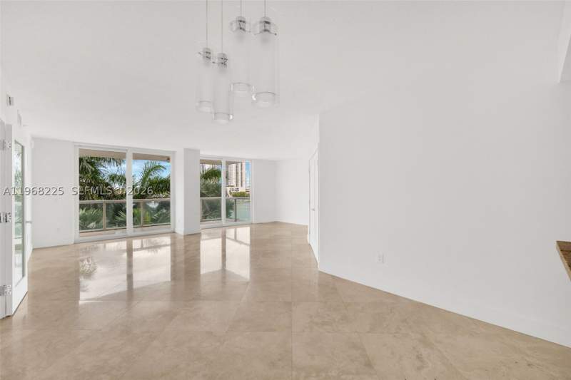 2 bedroom Condominium at 10 Venetian Way 403, The Grand Venetian Condo, Miami Beach — photo 3