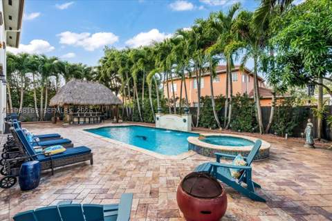 7851 NW 166th Ter, Miami Lakes FL - photo 7 of 67