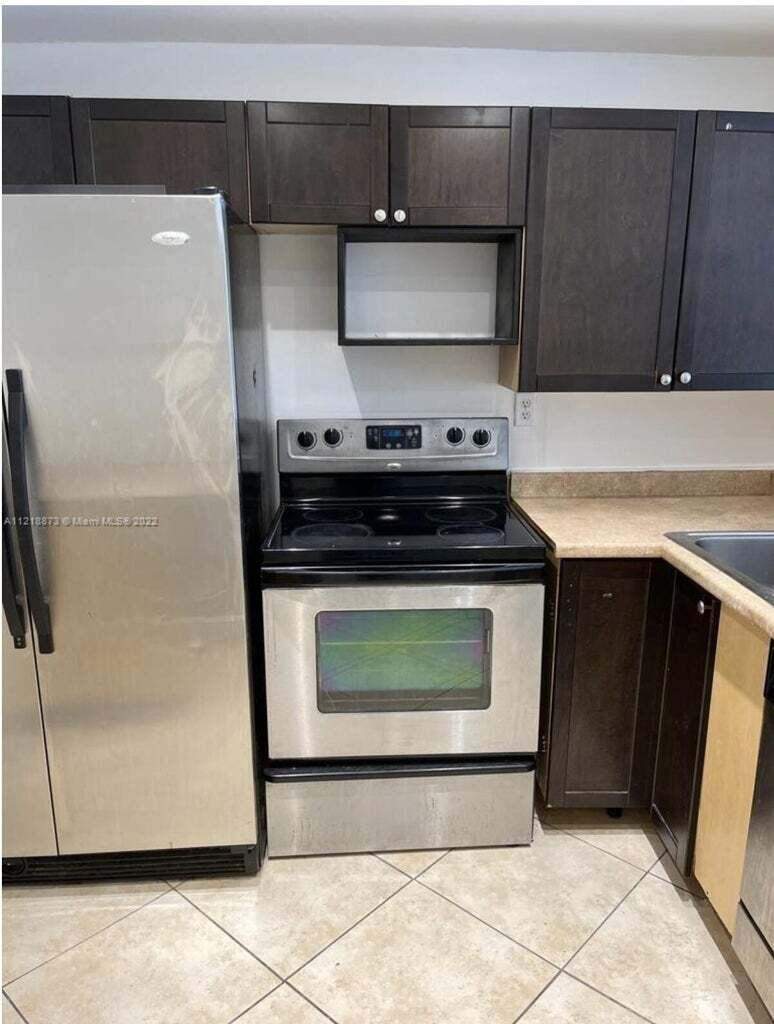 1 bedroom Condominium at 484 NW 165th St Road A-211, Montecarlo Condo, Miami — photo 2