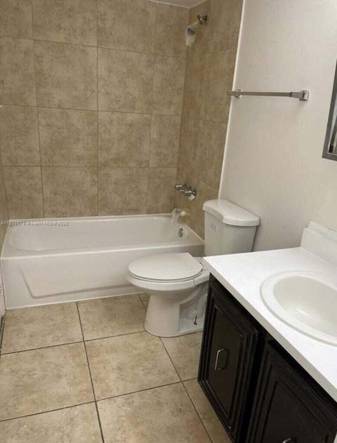 484 NW 165th St Road A-211, Miami FL - photo 6 of 9
