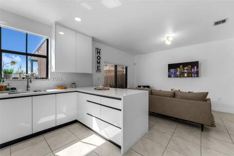 514 NE 12th St, Florida City FL - photo 12 of 38