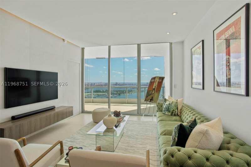 1 bedroom Condominium at 900 Biscayne Blvd 4307, 900 Biscayne Bay Condo, Miami — photo 1