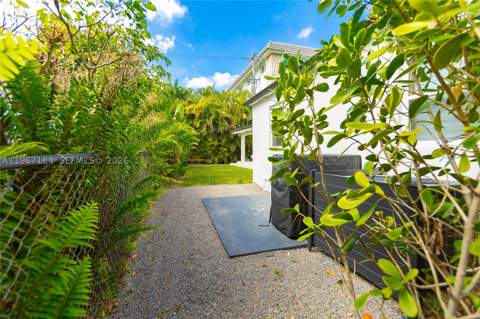 814 Monterey St, Coral Gables FL - photo 11 of 53
